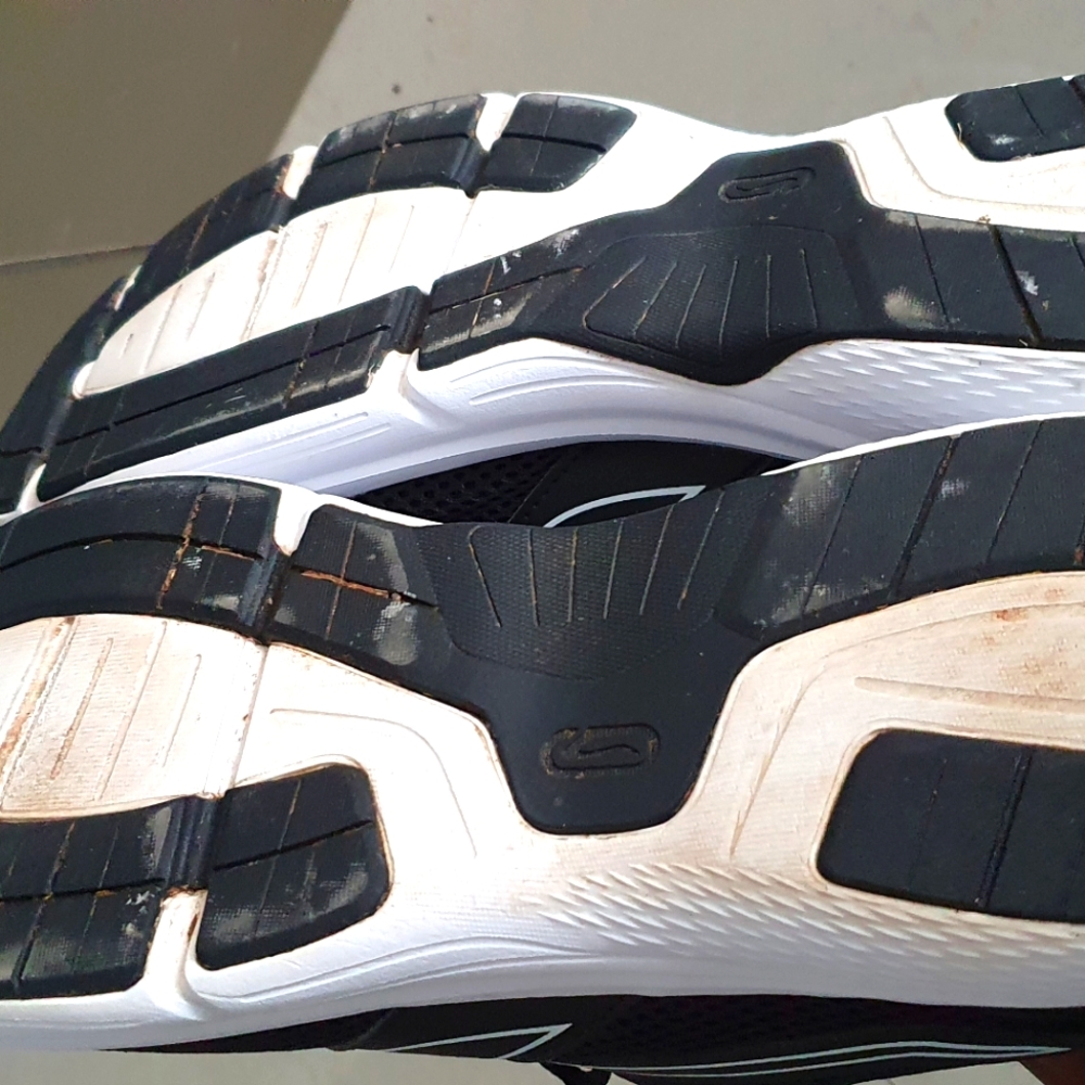 Black Decathlon Running Shoes UK 10.5 FIX RATE🙏🏻🙏🏻🙏🏻 - Picture 7 of 7